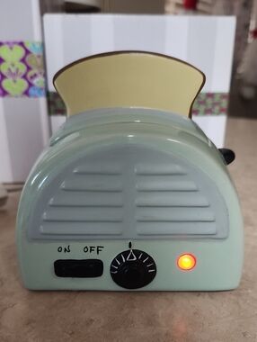 Scentsy Morning Toast Retro Plug in Wax Warmer Toaster Retired